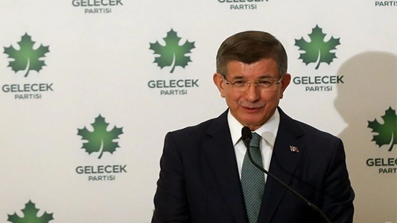 Davutoğlu resmen duyurdu! Gelecek Partisi feshedildi